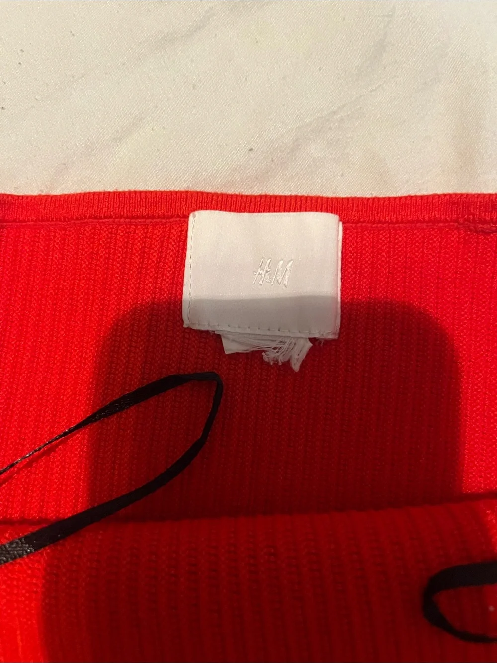 H&M Red Ribbed Strapless Crop Top - Picture 3 of 3